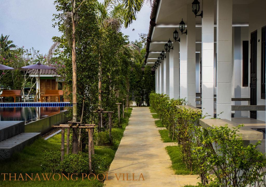 Thanawong Pool सहारा Sukhothai